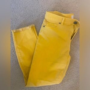Gold jeans.  Really cute for spring.. EUC